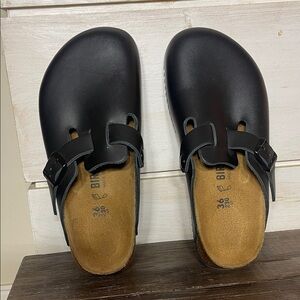 Women’s Black Boston Super Grip Birkenstocks